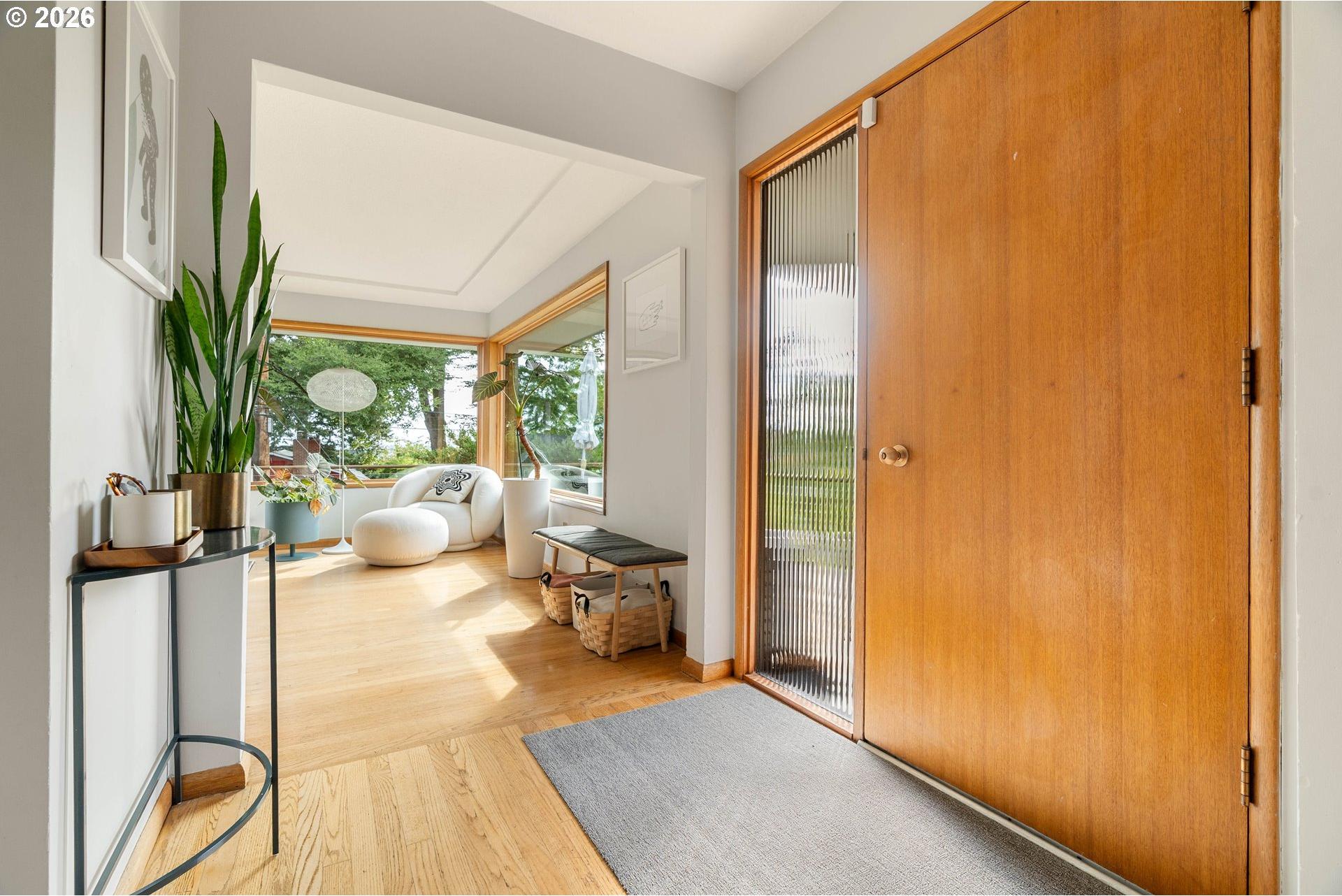 7033 Southeast Stark Street Portland, OR 97215 - Photo 4 of 48 Gallery Image 4