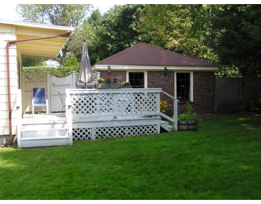 290 Dorset Road Newton, MA 02468 - Photo 17 of 18