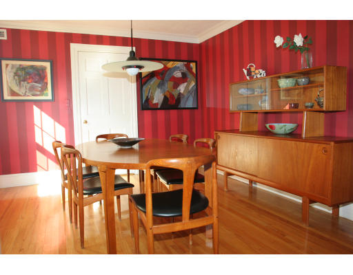 290 Dorset Road Newton, MA 02468 - Photo 4 of 18