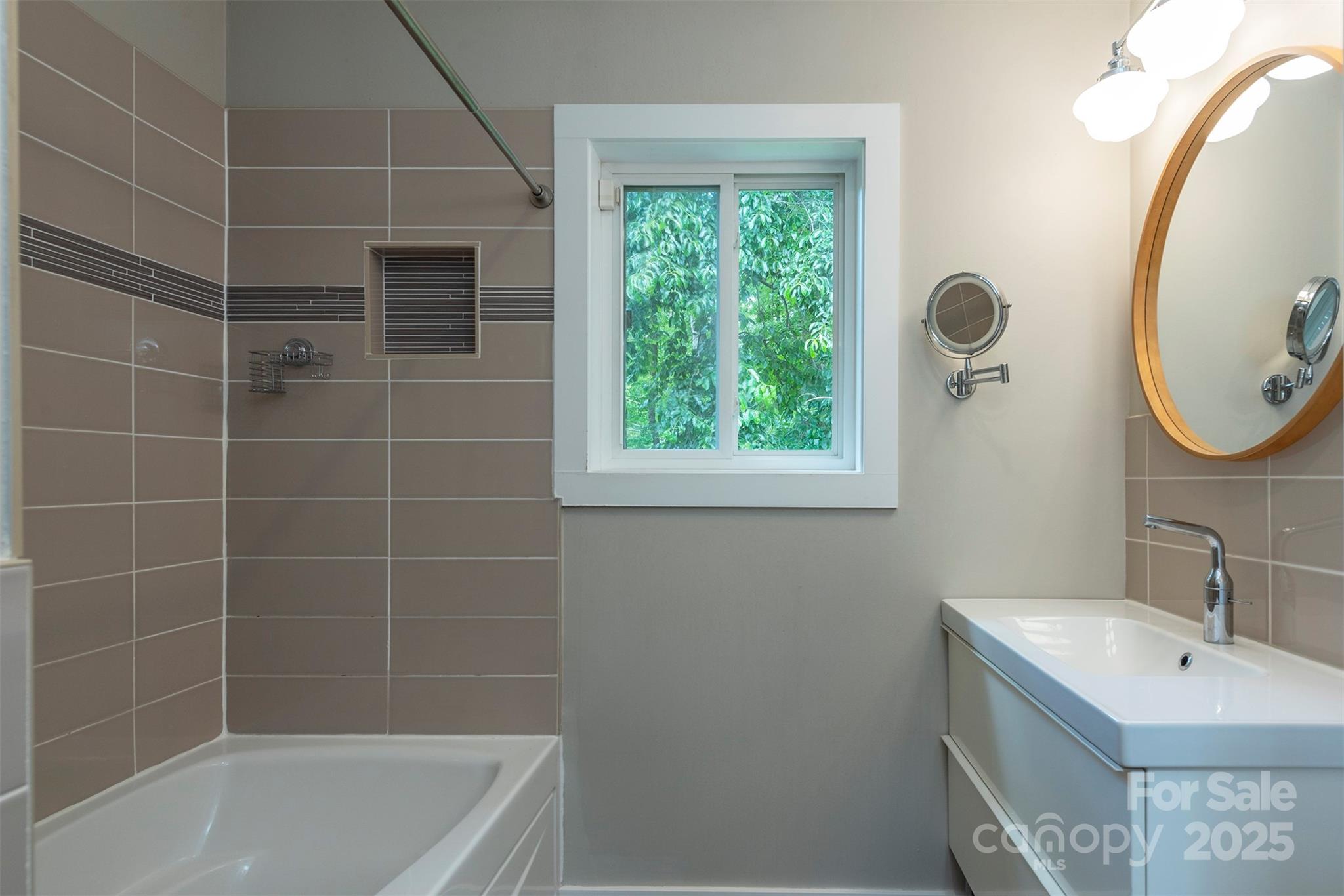 17 Digges Road Asheville, NC 28805 - Photo 6 of 31 Gallery Image 6