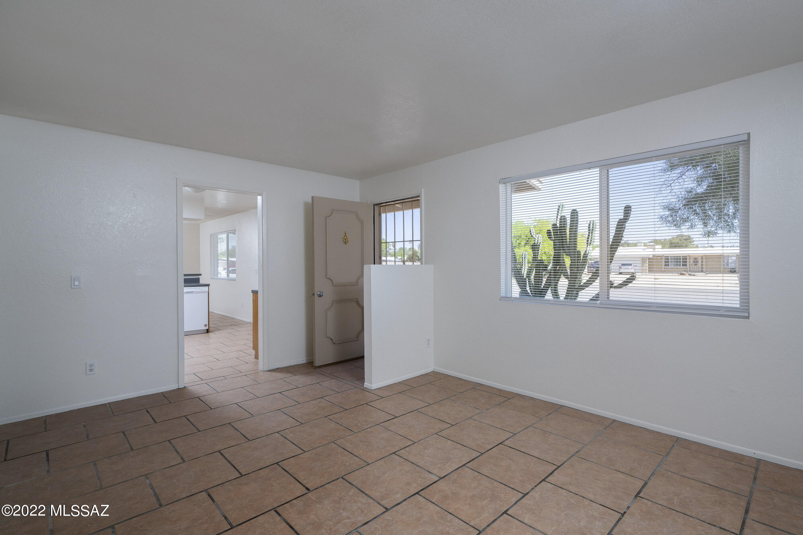 3131 West Massingale Road Tucson, AZ 85741 - Photo 3 of 24