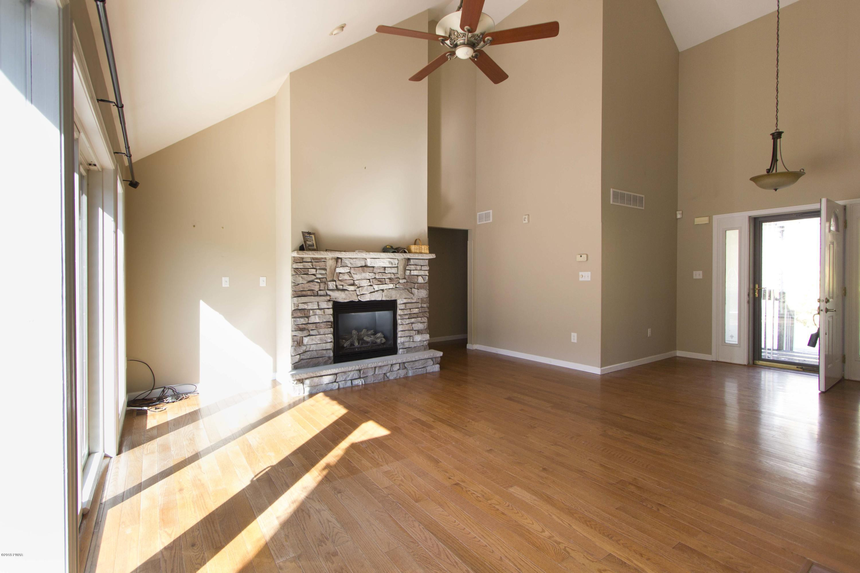 381 Engvaldsen Road Hawley, PA 18428 - Photo 5 of 36