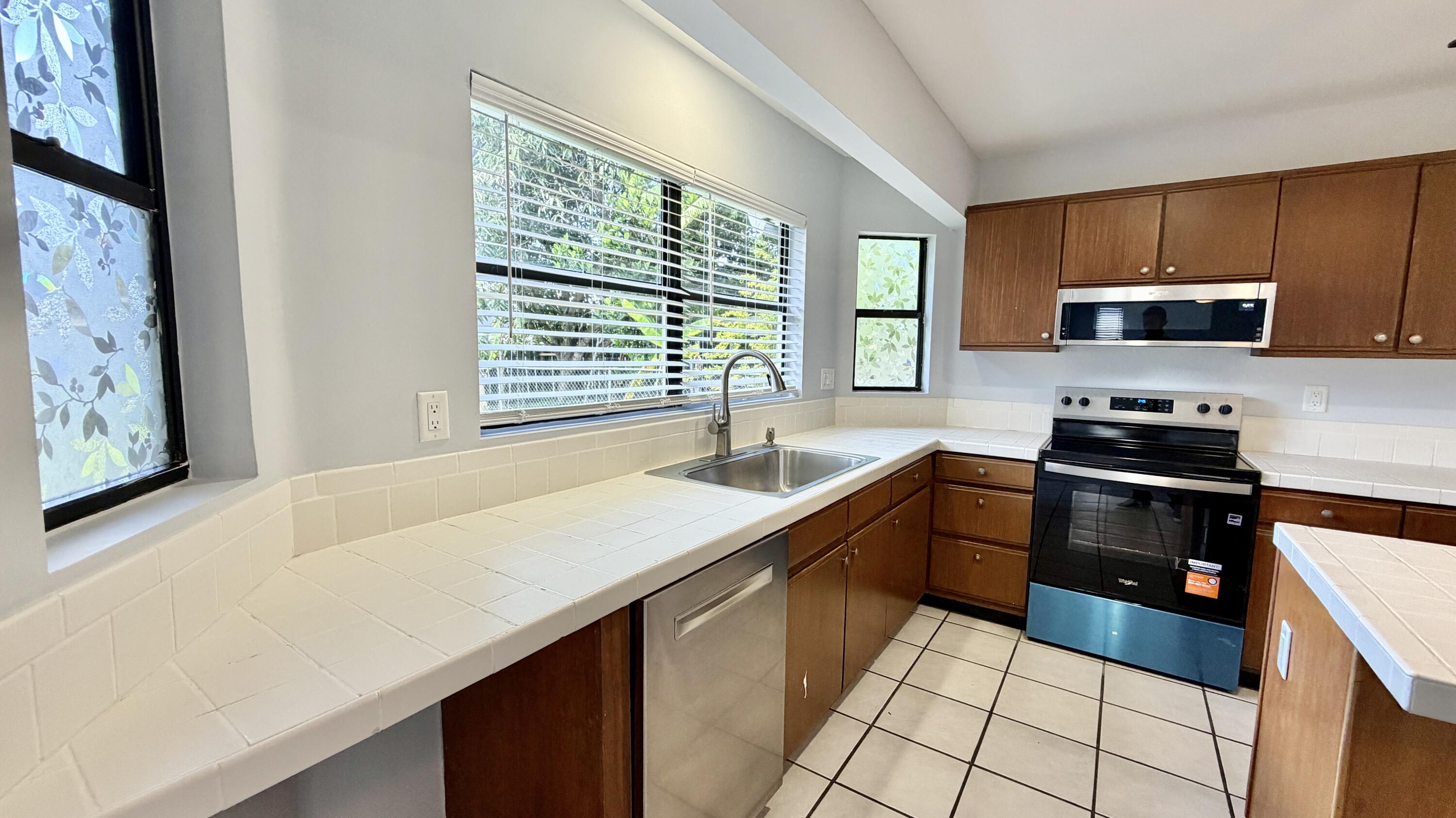 6048 Garrett Street Jupiter, FL 33458 - Photo 14 of 101 IMG_8843