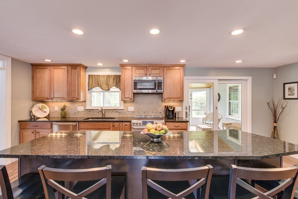 266 Main Street Hanover, MA 02339 - Photo 11 of 29 Gallery Image 11
