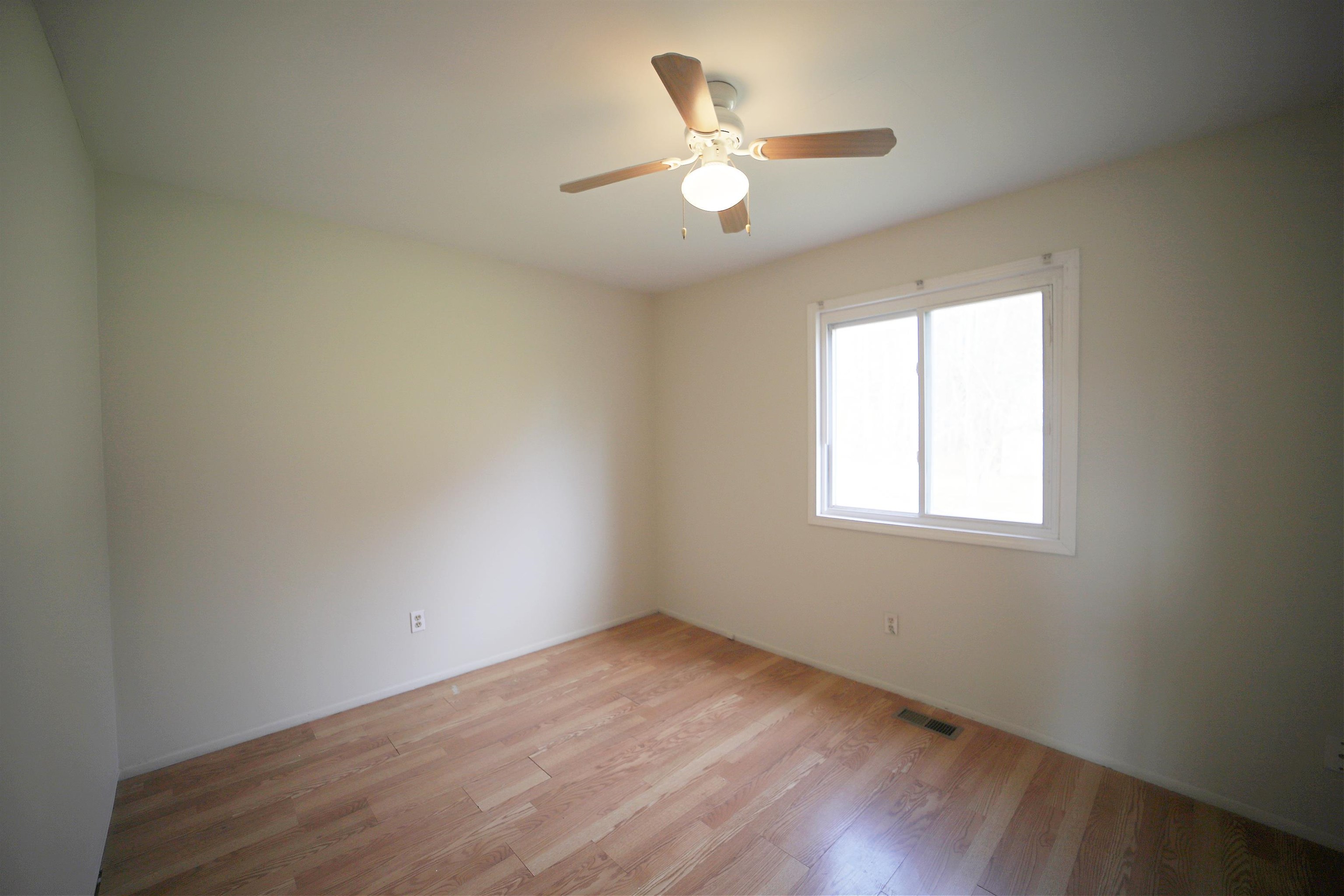 11502 West Wilson Road Montrose, MI 48457 - Photo 12 of 22 50094303-11.JPG