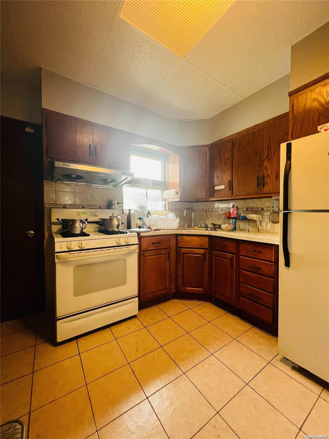 89-07 91st Avenue Queens, NY 11421 - Photo 5 of 8 Kitchen
