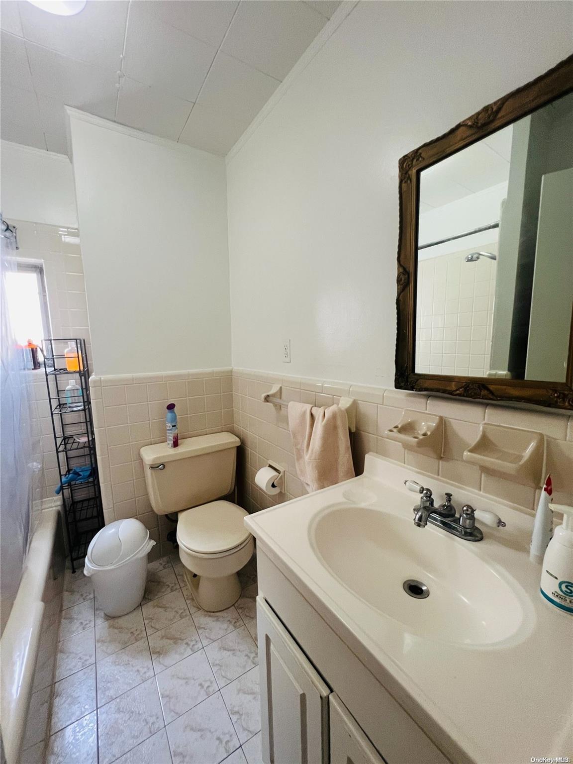 89-07 91st Avenue Queens, NY 11421 - Photo 8 of 8 2nd Floor Full bathroom