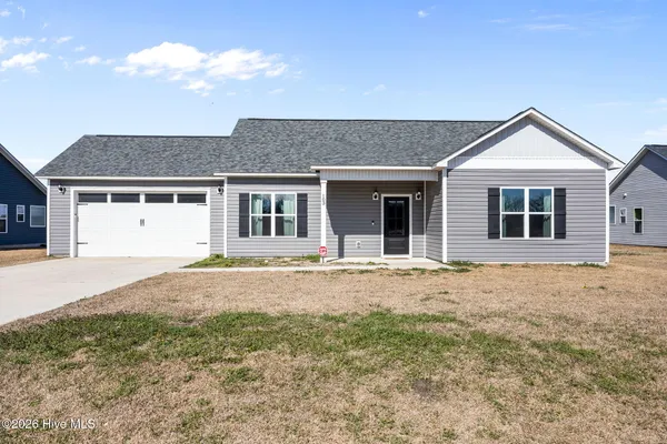 $303,000 | 103 Adams Landing Way, Maysville, NC 28555