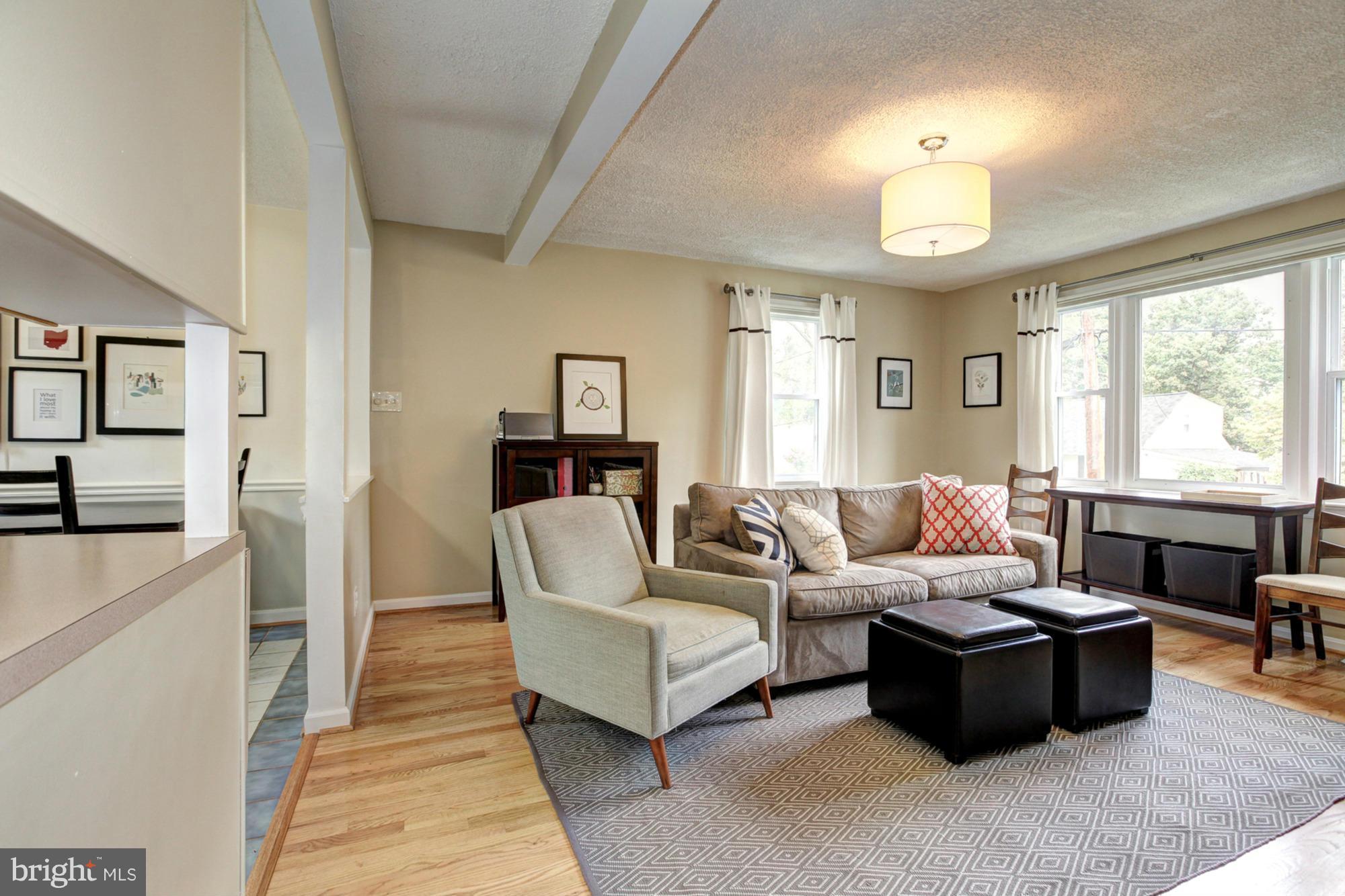 108 Calvert Road Rockville, MD 20850 - Photo 4 of 30 Living Room