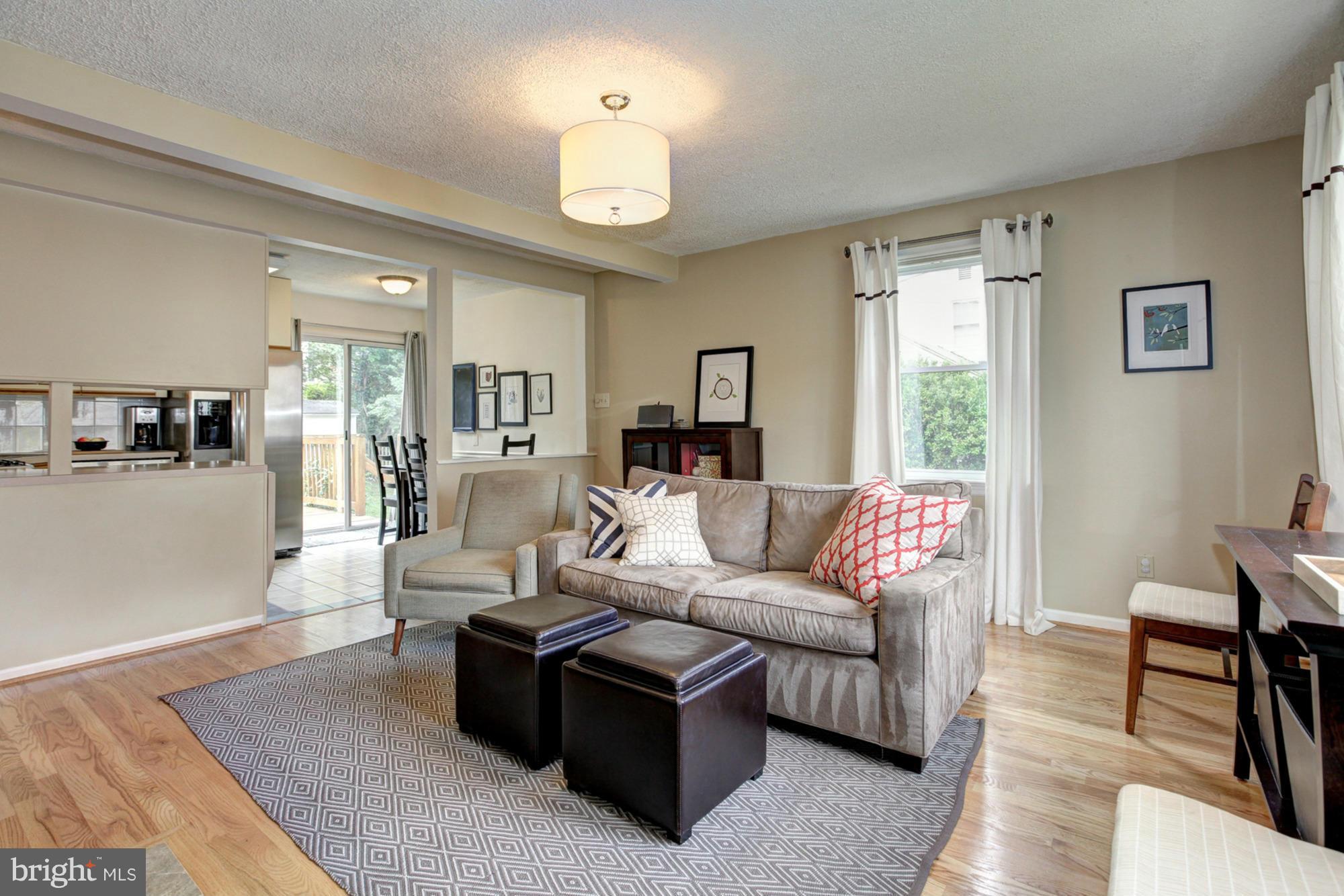 108 Calvert Road Rockville, MD 20850 - Photo 6 of 30 Living Room