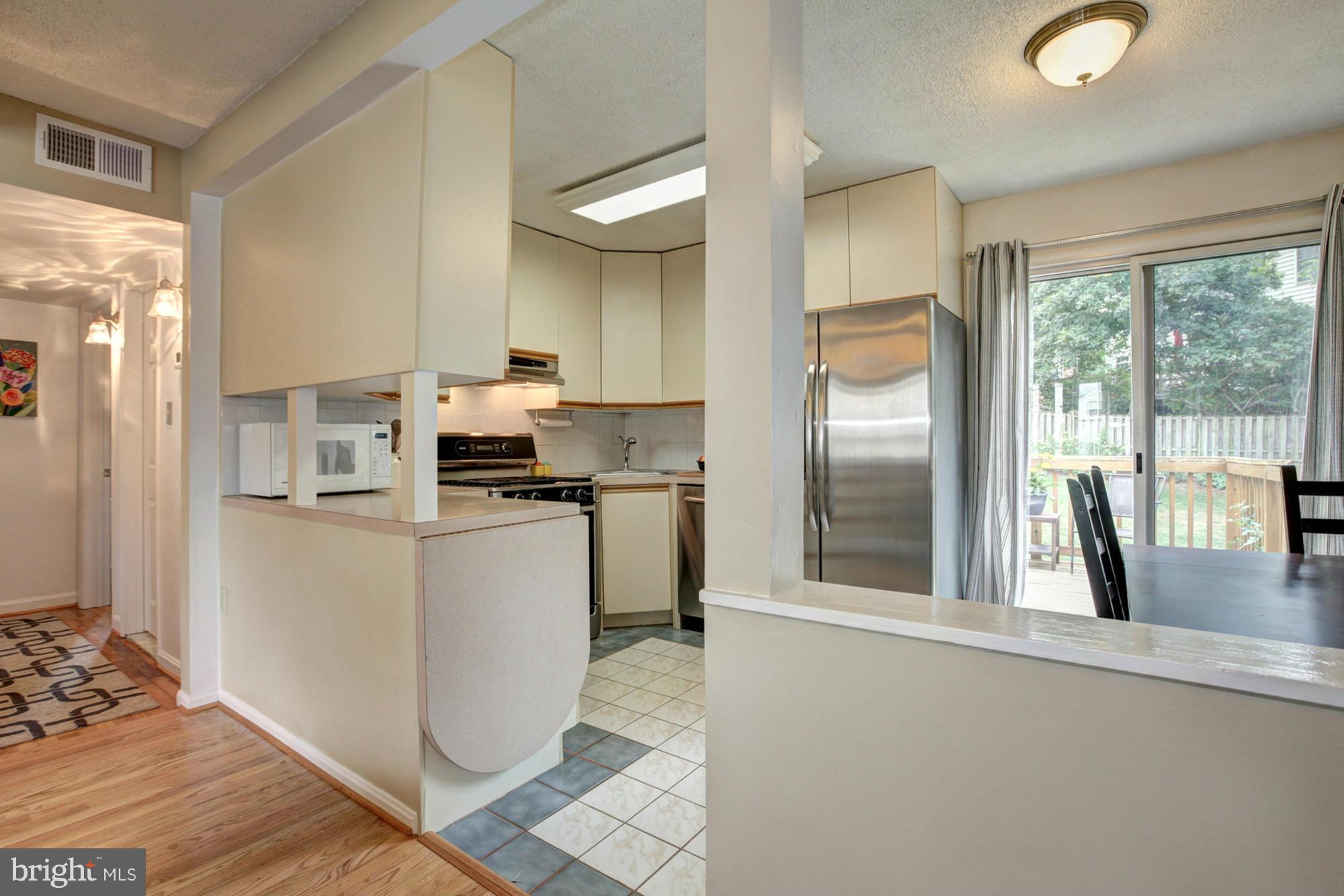 108 Calvert Road Rockville, MD 20850 - Photo 8 of 30 Kitchen