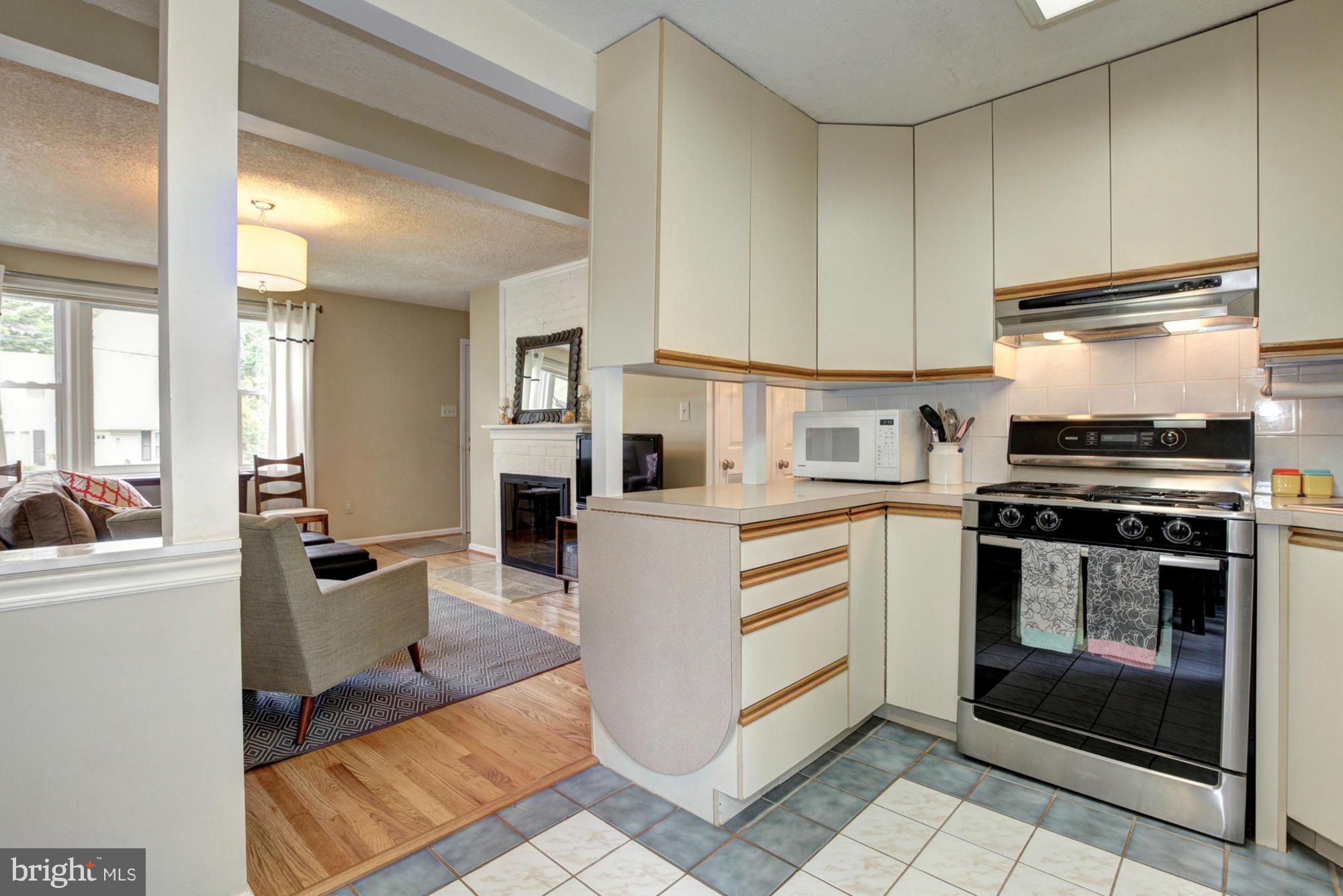 108 Calvert Road Rockville, MD 20850 - Photo 10 of 30 Kitchen