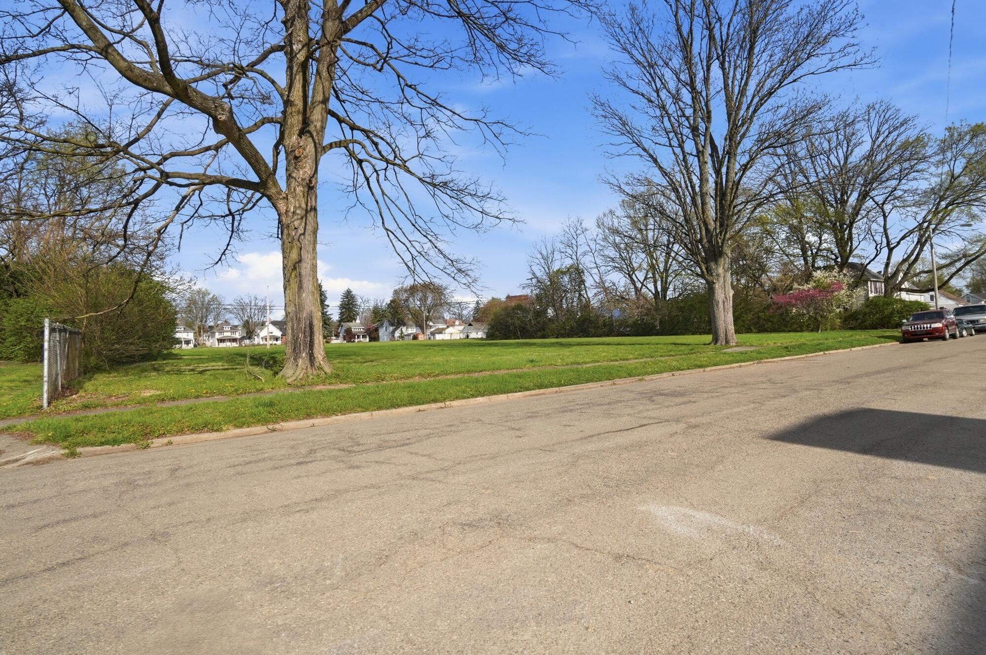 263 Raffensperger Avenue Springfield, OH 45505 - Photo 2 of 10