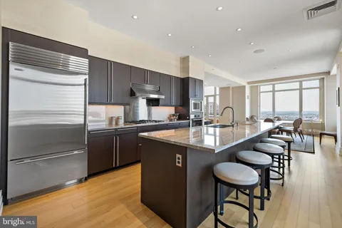$6,500,000 | 130 South 18th Street, Unit 3102, Philadelphia, PA 19103