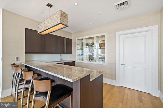 $6,500,000 | 130 South 18th Street, Unit 3102, Philadelphia, PA 19103