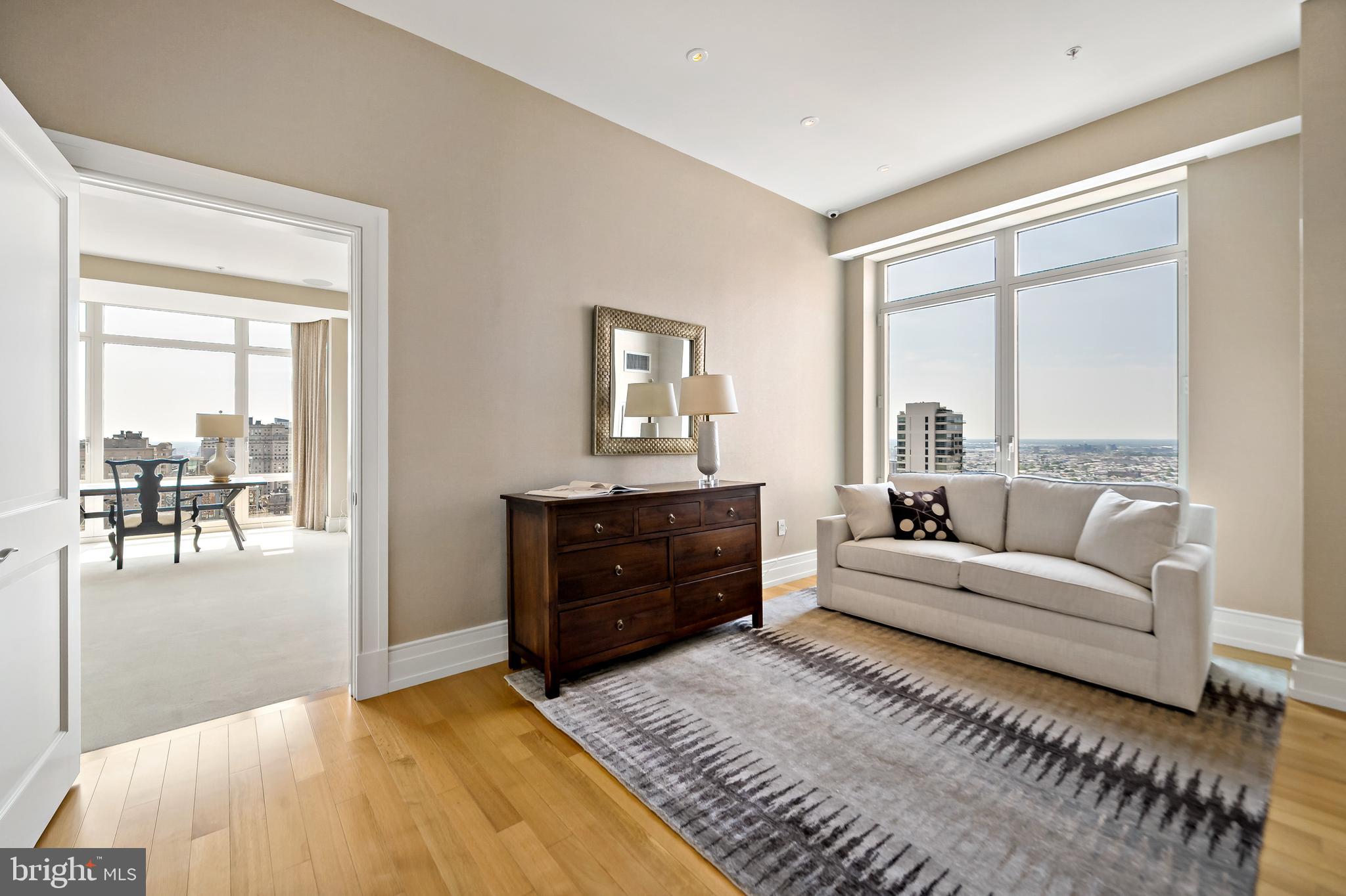 130 South 18th Street, Unit 3102 Philadelphia, PA 19103 - Photo 23 of 43 Dressing Room