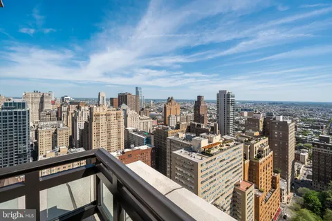 $6,500,000 | 130 South 18th Street, Unit 3102, Philadelphia, PA 19103