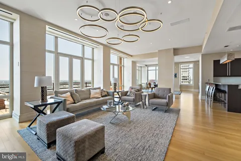 $6,500,000 | 130 South 18th Street, Unit 3102, Philadelphia, PA 19103