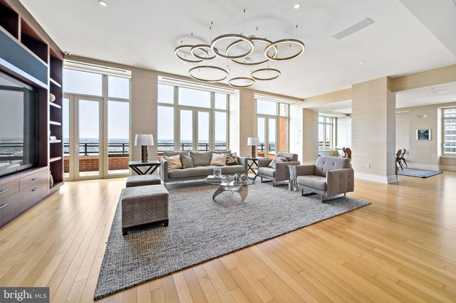 $6,500,000 | 130 South 18th Street, Unit 3102, Philadelphia, PA 19103