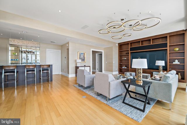 $6,500,000 | 130 South 18th Street, Unit 3102, Philadelphia, PA 19103