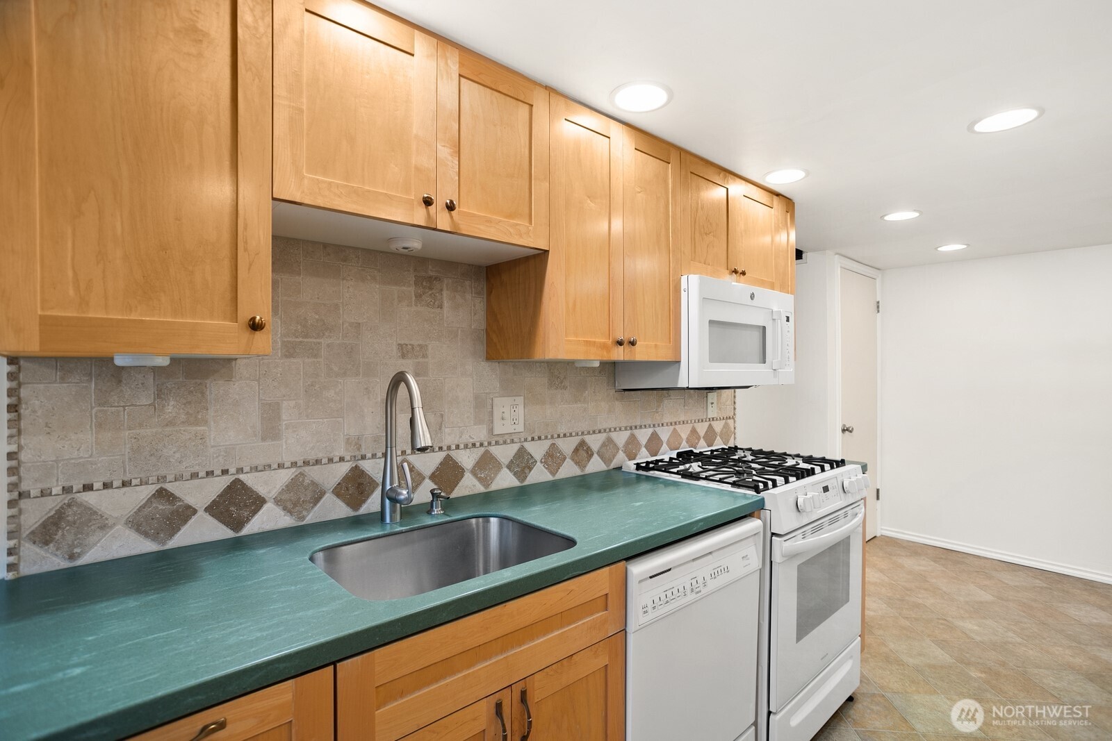 616 South 25th Street Renton, WA 98055 - Photo 13 of 34 Gallery Image 13