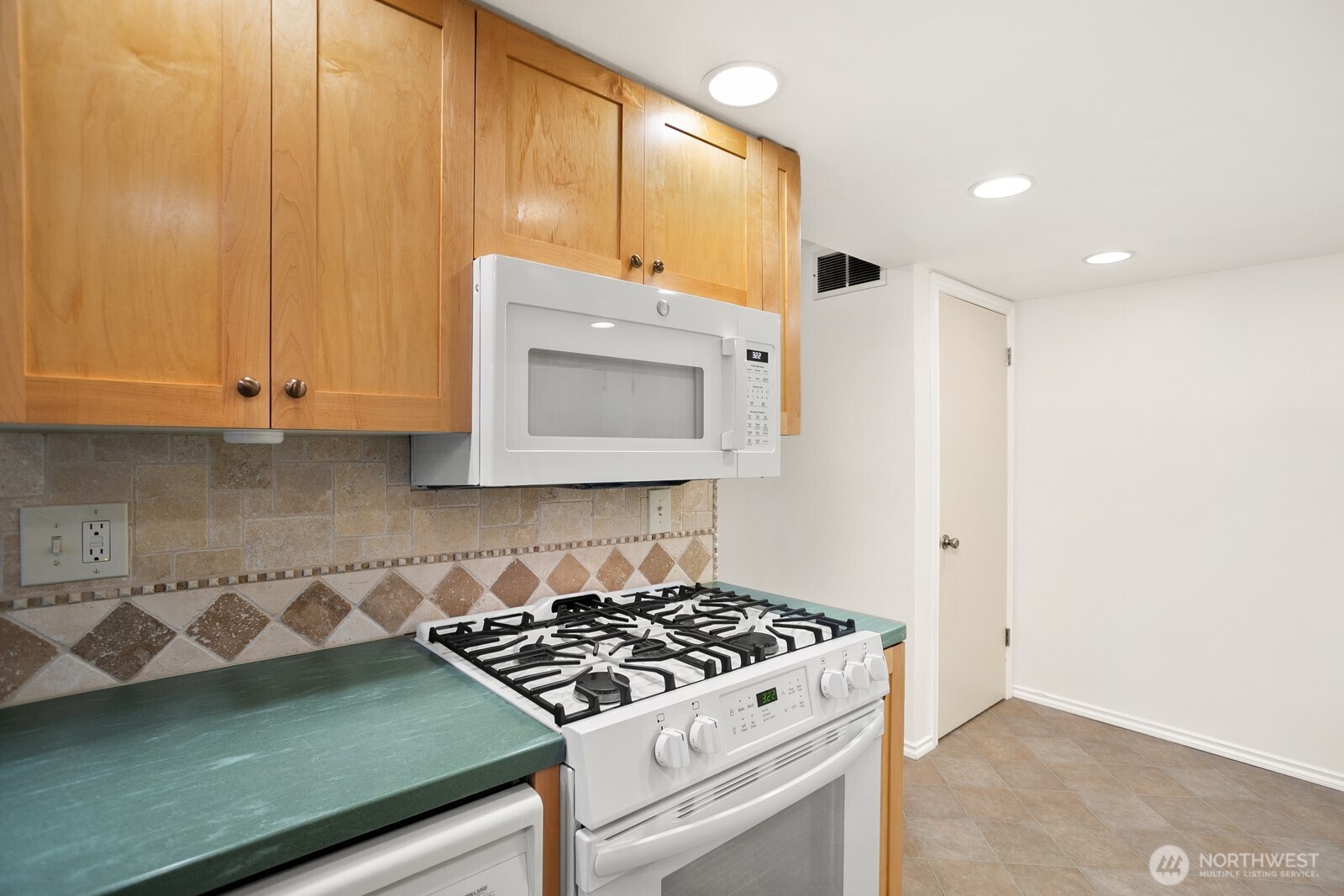 616 South 25th Street Renton, WA 98055 - Photo 15 of 34 Gallery Image 15