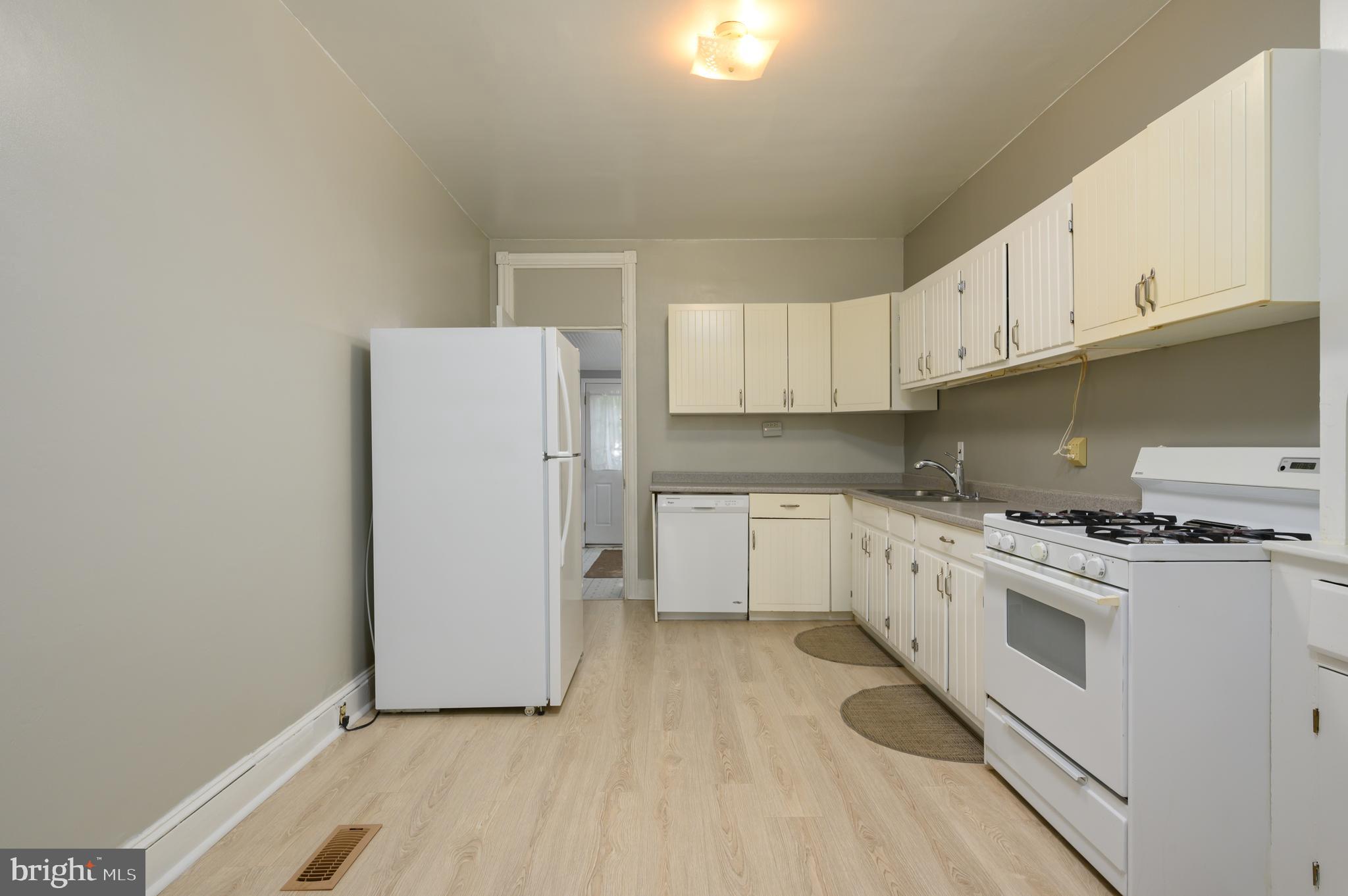 423 Ripka Street Philadelphia, PA 19128 - Photo 8 of 25