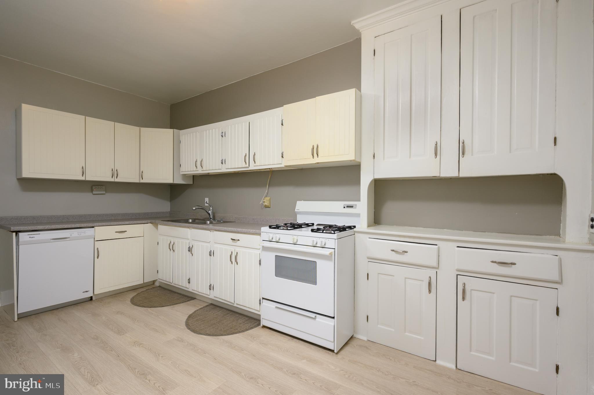423 Ripka Street Philadelphia, PA 19128 - Photo 9 of 25