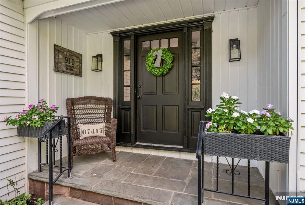 910 Huron Road Franklin Lakes, NJ 07417 - Photo 4 of 41