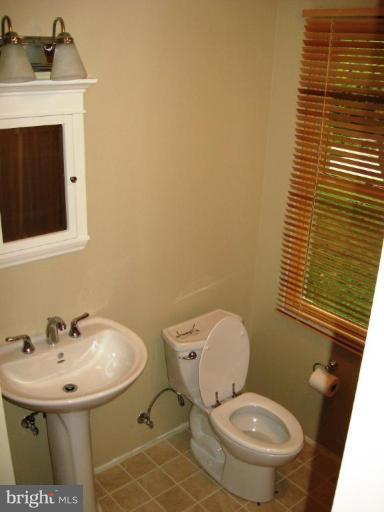 6812 Columbia Road Middle River, MD 21220 - Photo 10 of 21 Bath #2