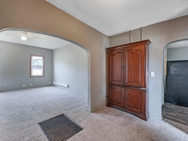 $125,000 | 408 North 5th Street, Leavenworth, KS 66048