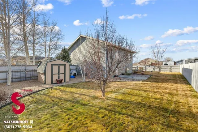 $325,000 | 1096 6th Street, Evansville, WY 82636