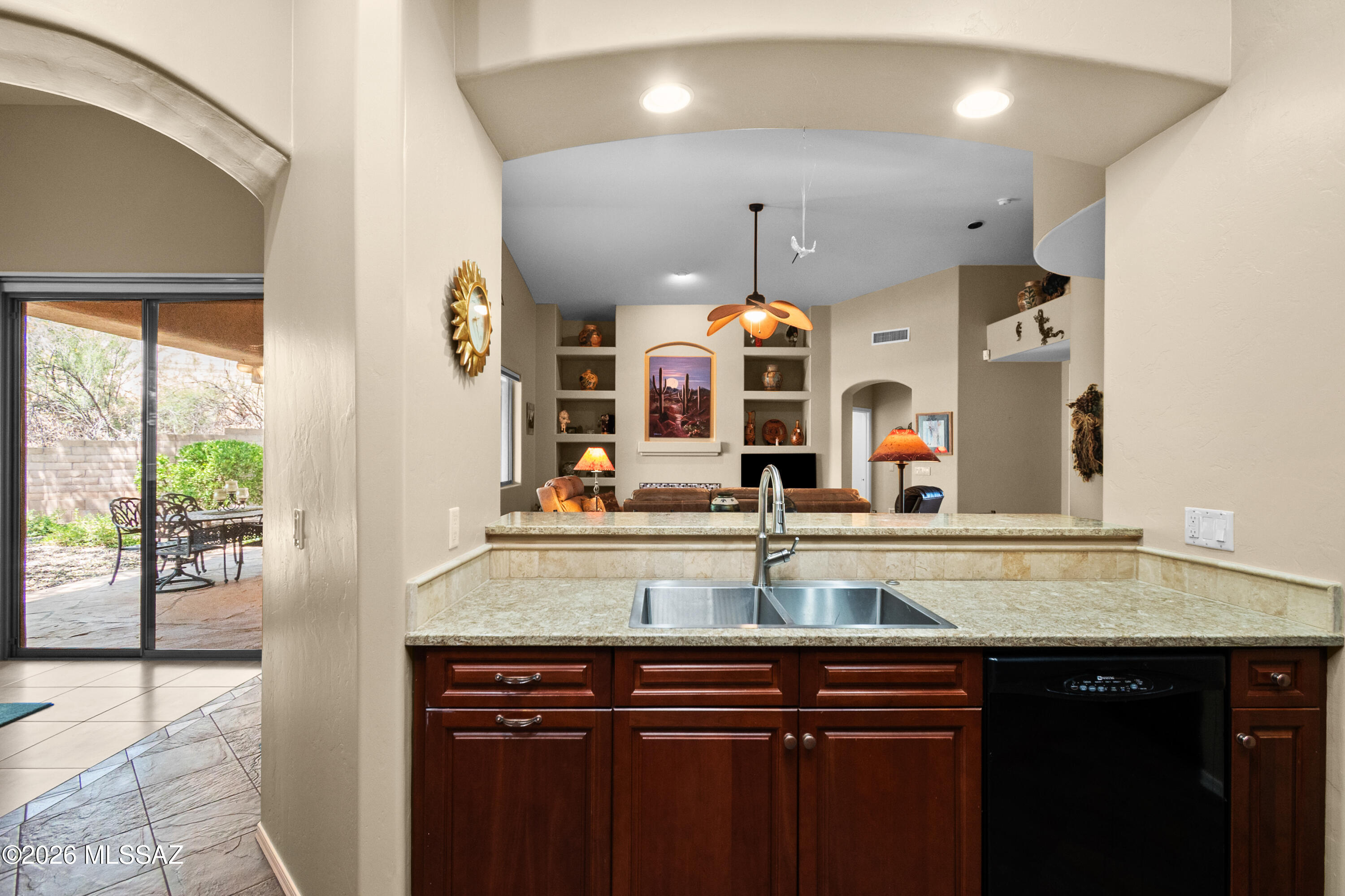 5305 Spring View Drive Tucson, AZ 85749 - Photo 6 of 41 Interior 13