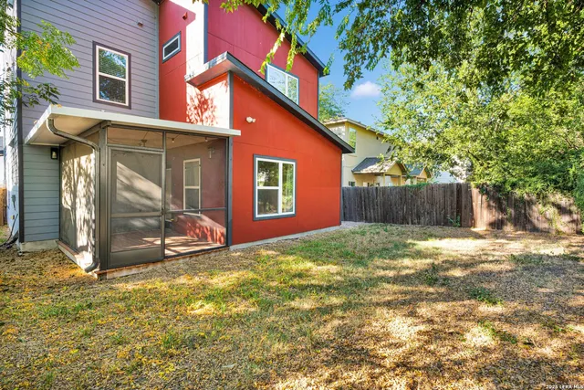 $1,995 | 121 Alabama Street, San Antonio, TX 78203