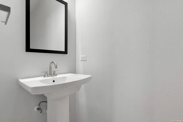 $1,995 | 121 Alabama Street, San Antonio, TX 78203