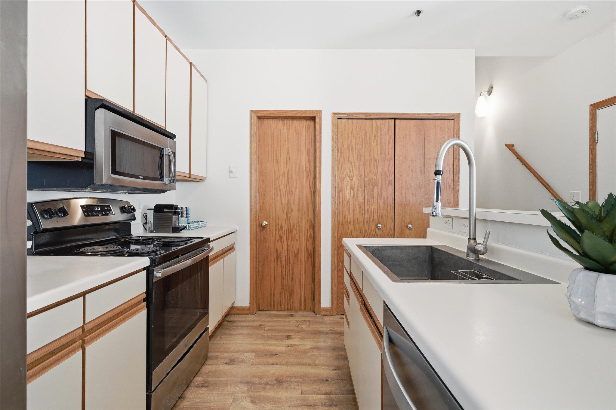 8449 Cortland Road Eden Prairie, MN 55344 - Photo 20 of 34