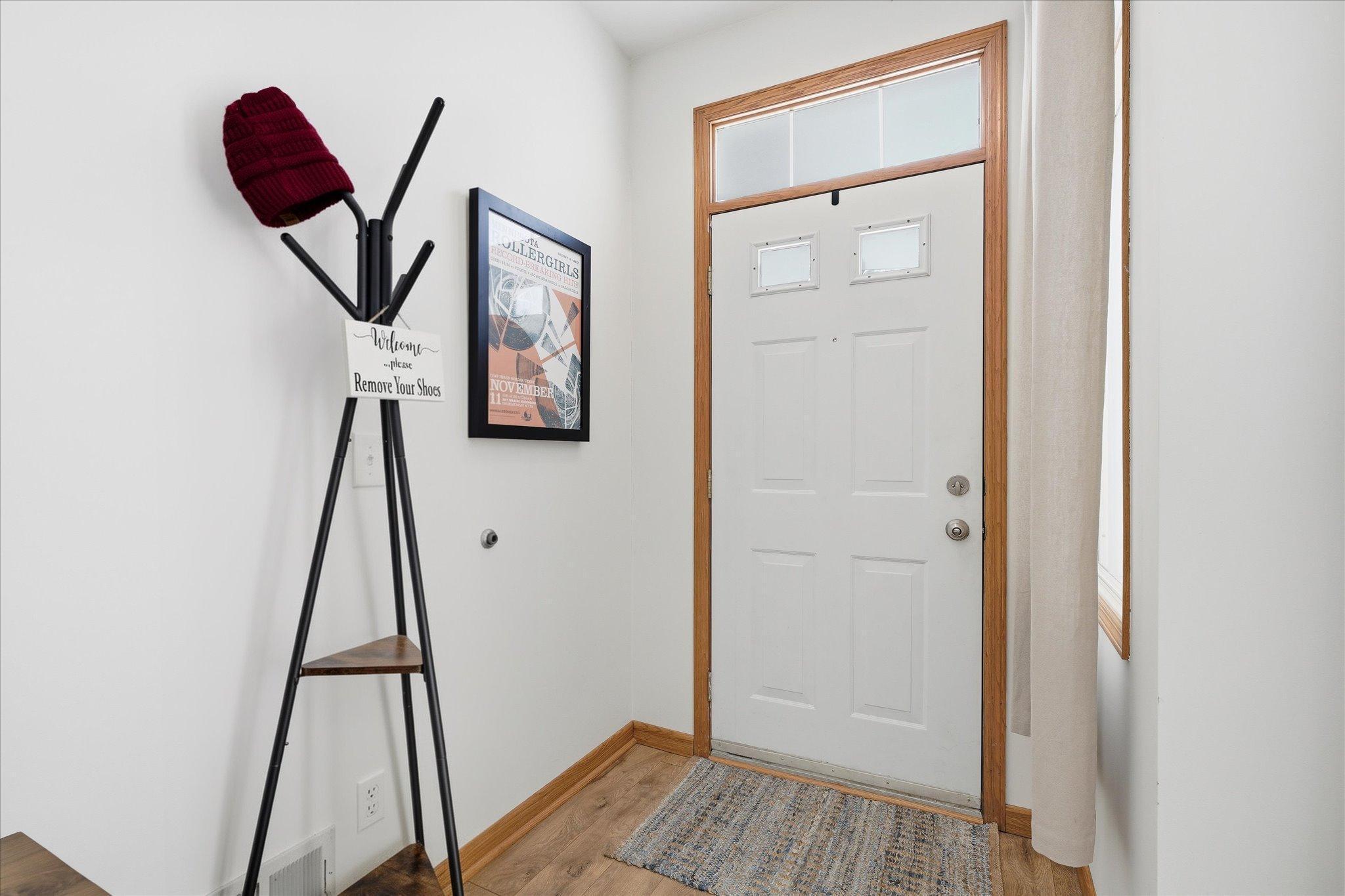 8449 Cortland Road Eden Prairie, MN 55344 - Photo 6 of 34