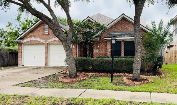 $2,400 | 2711 Kimbleton Court, Houston, TX 77082