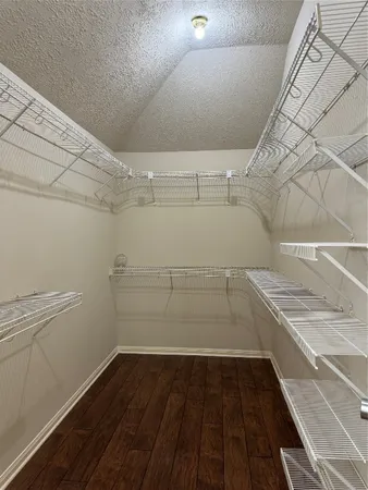 $2,400 | 2711 Kimbleton Court, Houston, TX 77082