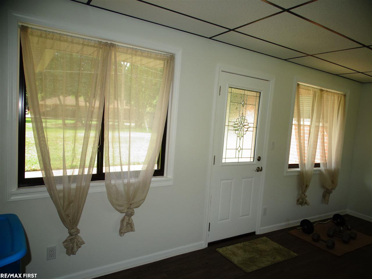 18362 South Nunneley Road Clinton Township, MI 48035 - Photo 6 of 24