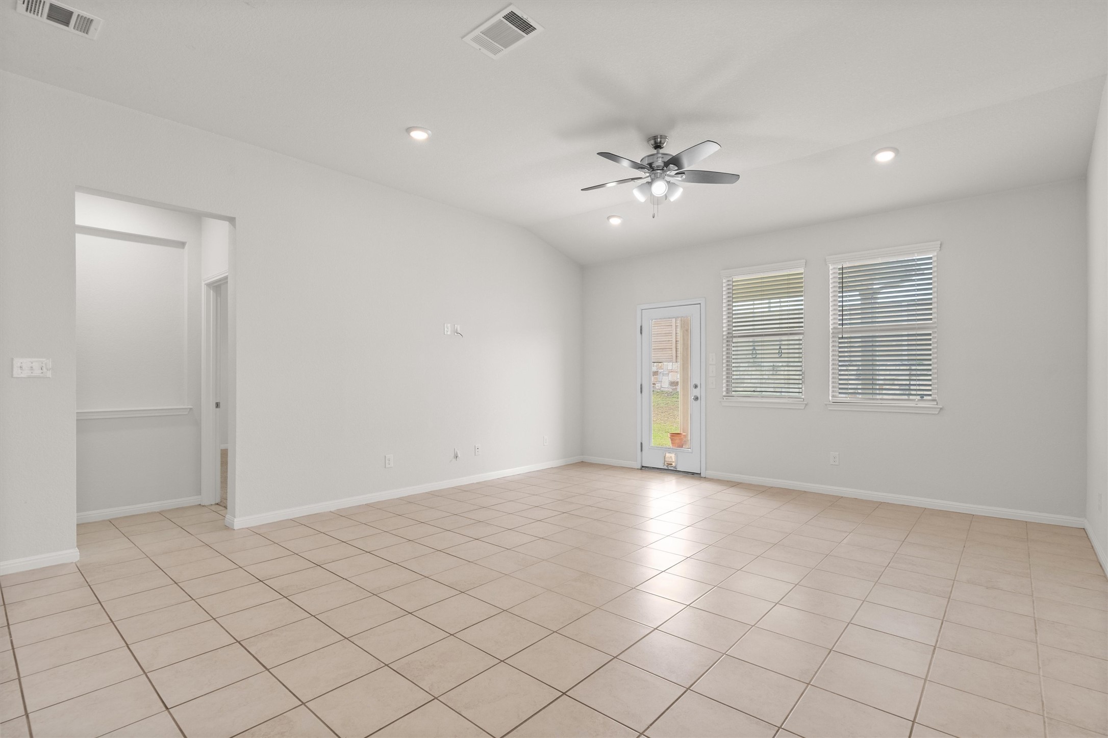 2124 Hat Bender Loop Round Rock, TX 78664 - Photo 17 of 33