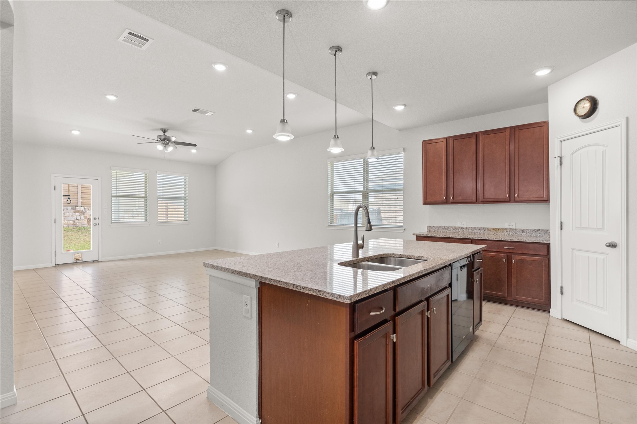 2124 Hat Bender Loop Round Rock, TX 78664 - Photo 9 of 33