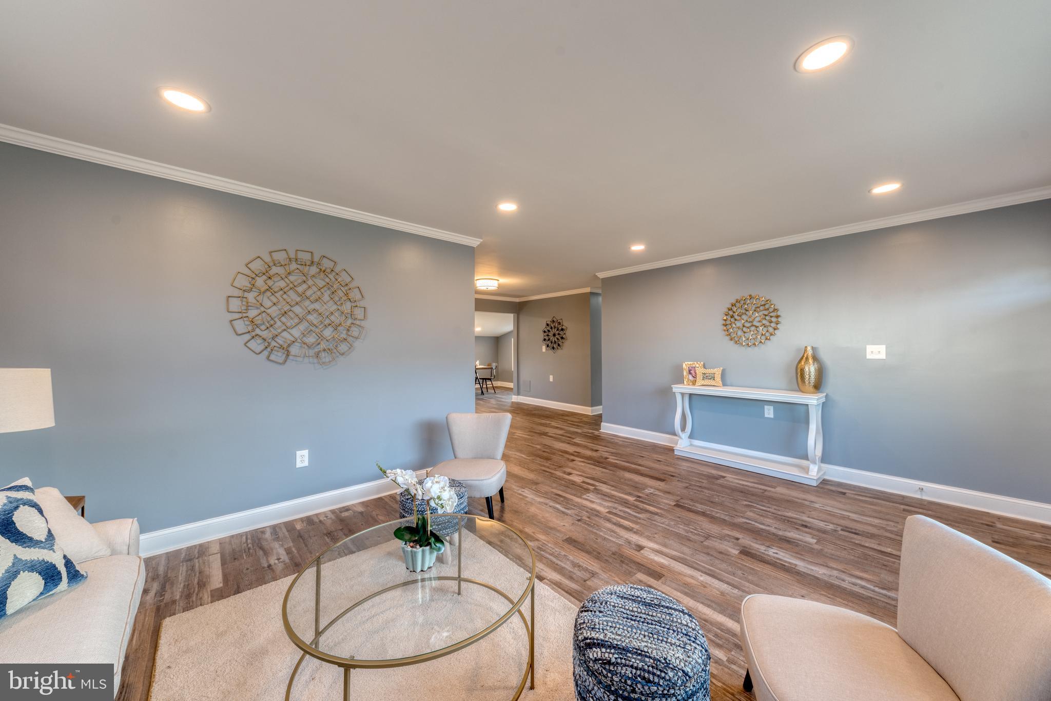 8722 Roper Road Baltimore, MD 21234 - Photo 2 of 23 Large entertainer's LR