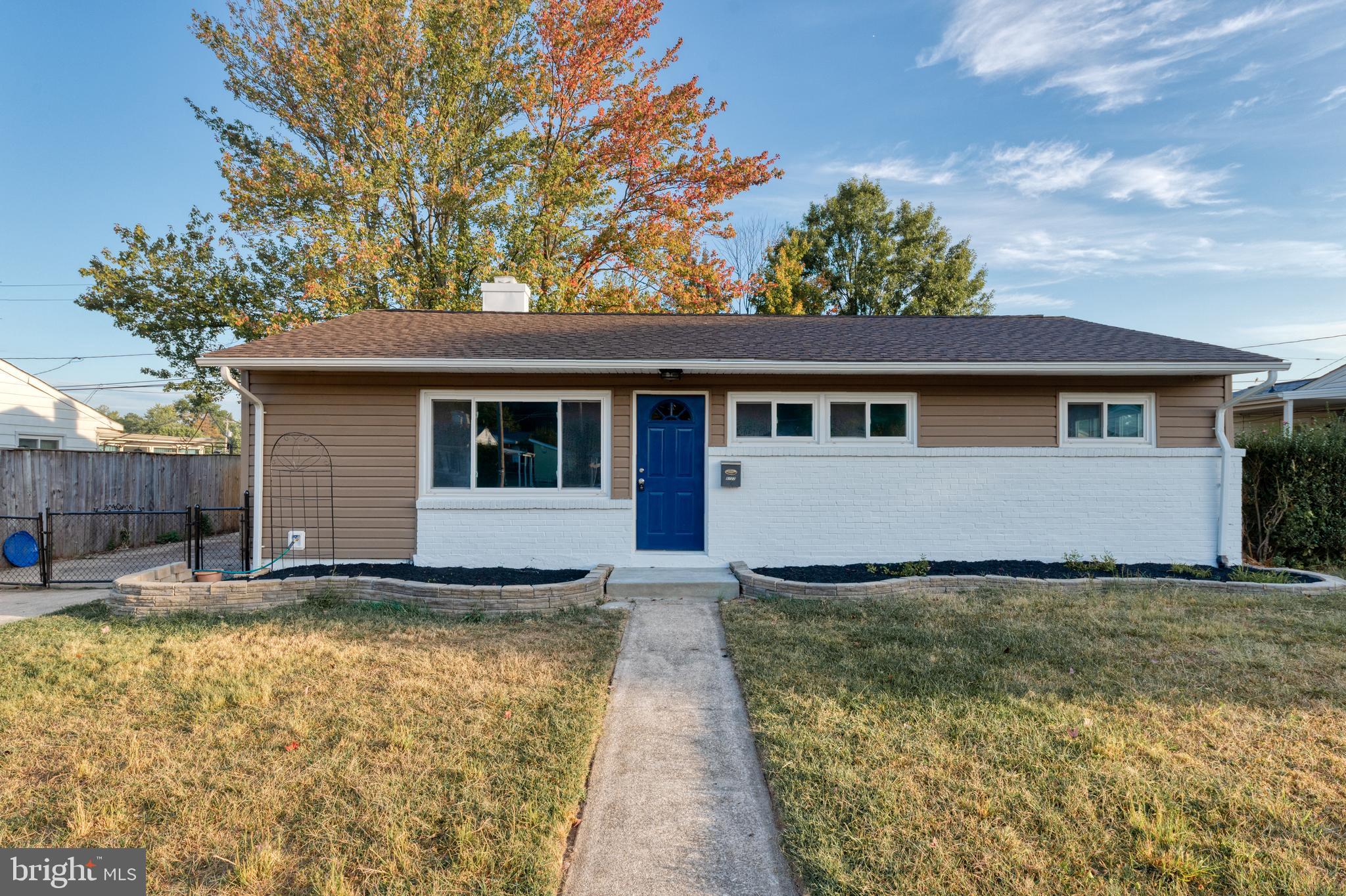 8722 Roper Road Baltimore, MD 21234 - Photo 21 of 23 2-3 car driveway on the lot