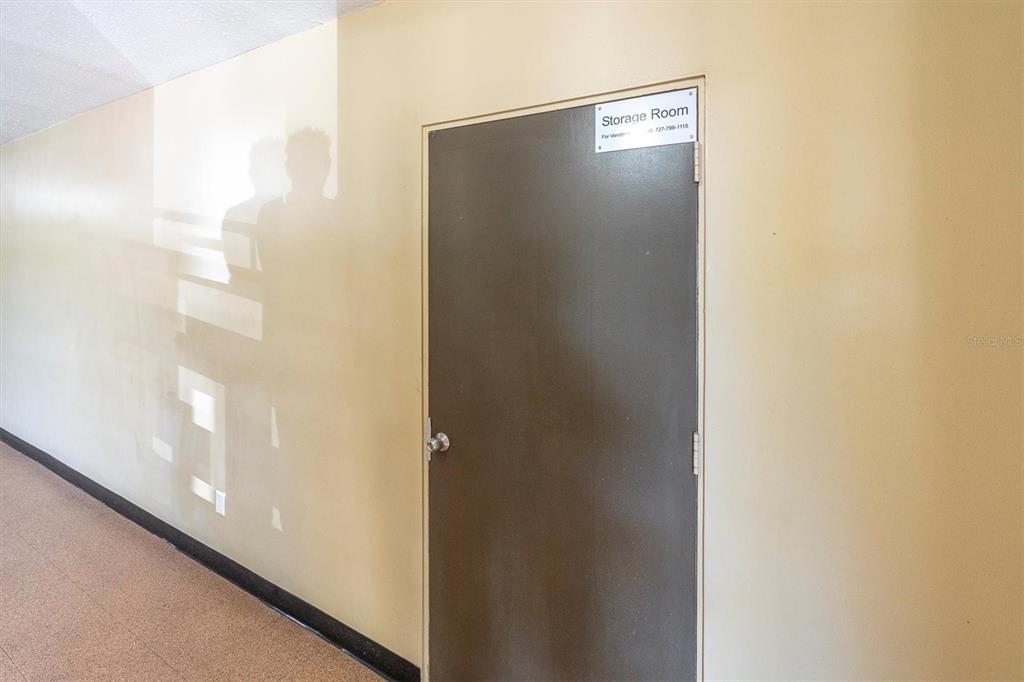 2417 Persian Drive, Unit 23 Clearwater, FL 33763 - Photo 30 of 48 a view of a hallway