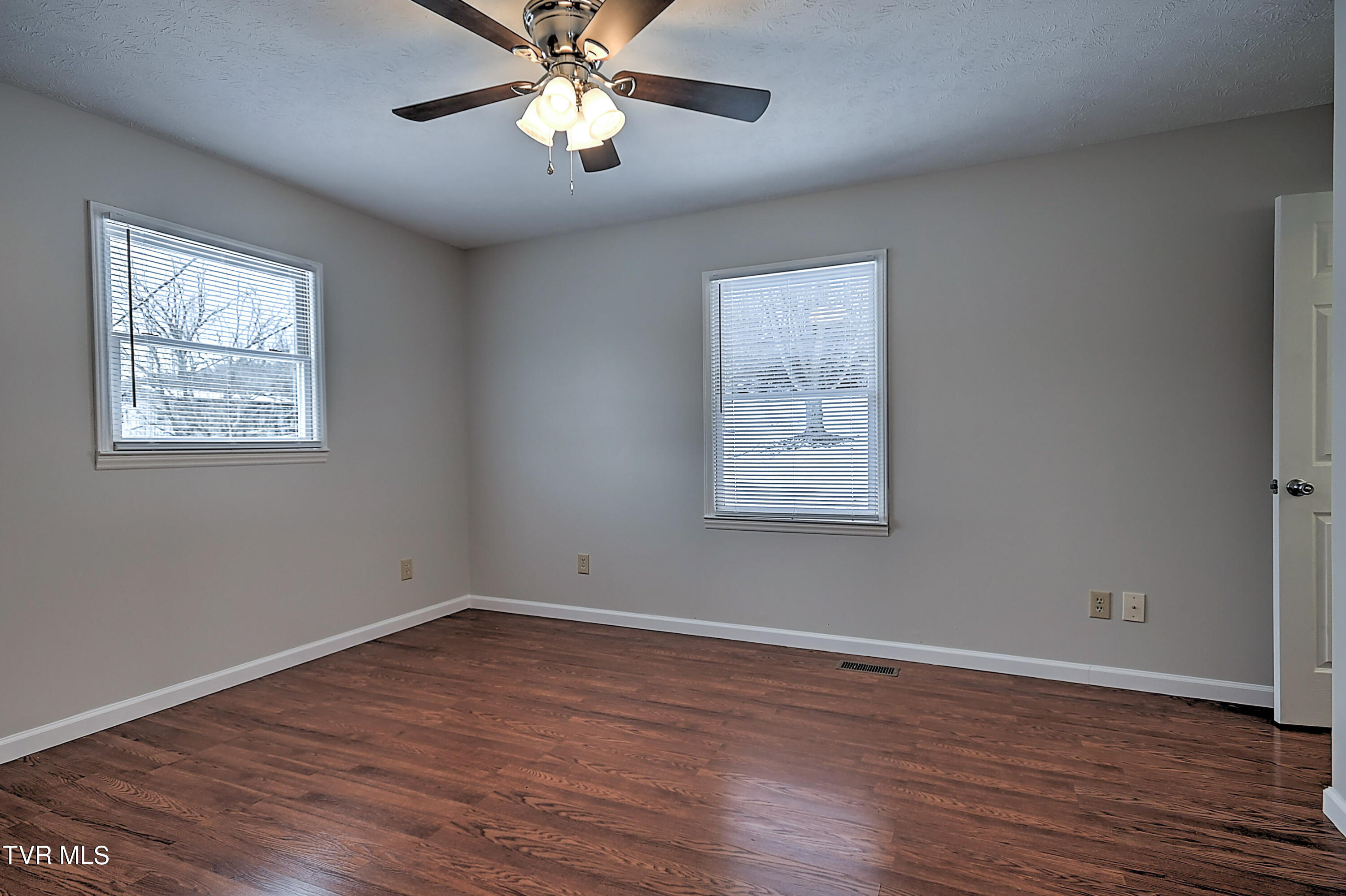 702 Willow Springs Road Elizabethton, TN 37643 - Photo 24 of 43 702 Willows Spring RD-DH-26