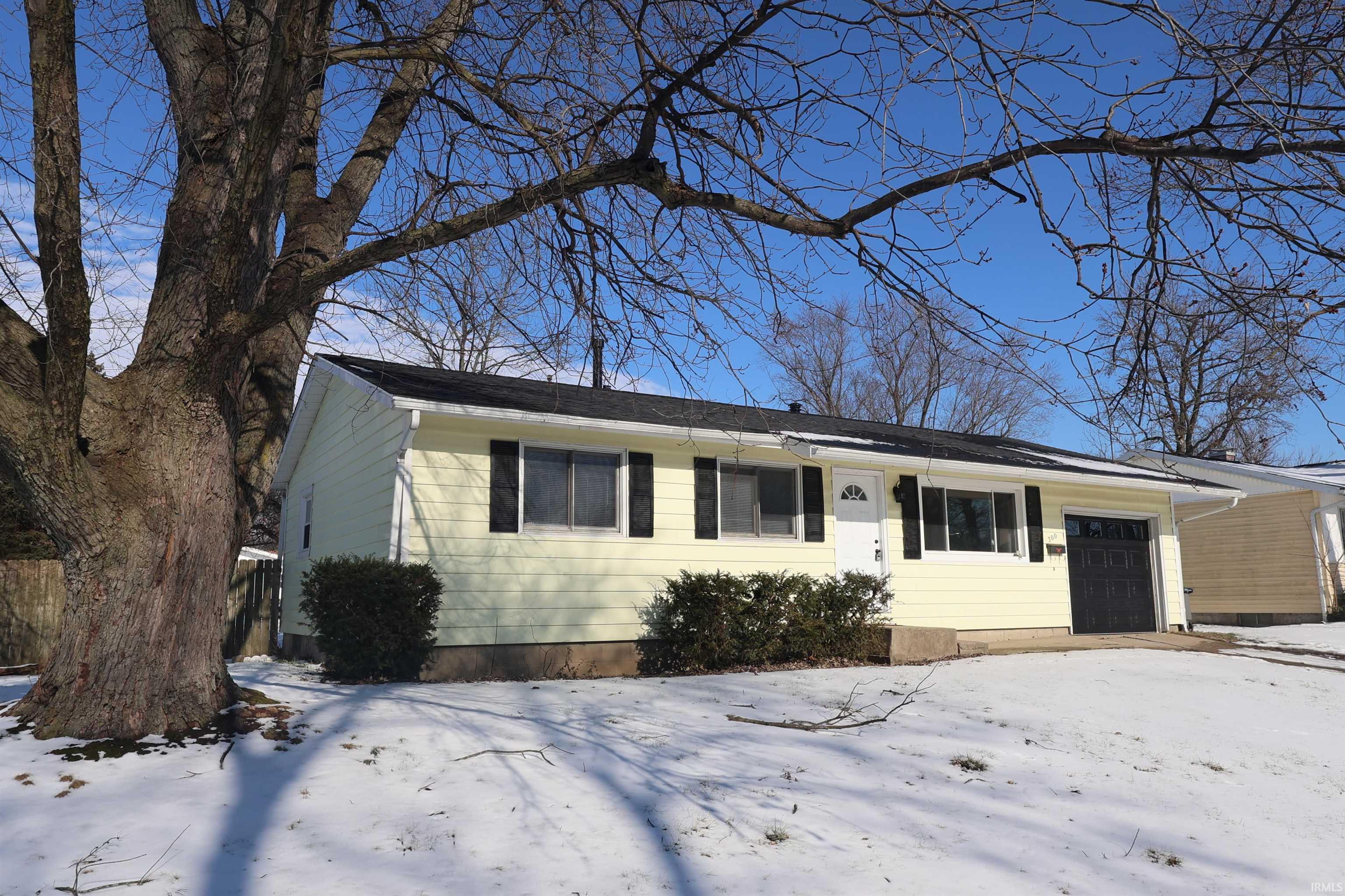 300 Hoover Road Elkhart, IN 46514 - Photo 2 of 25 Gallery Image 2