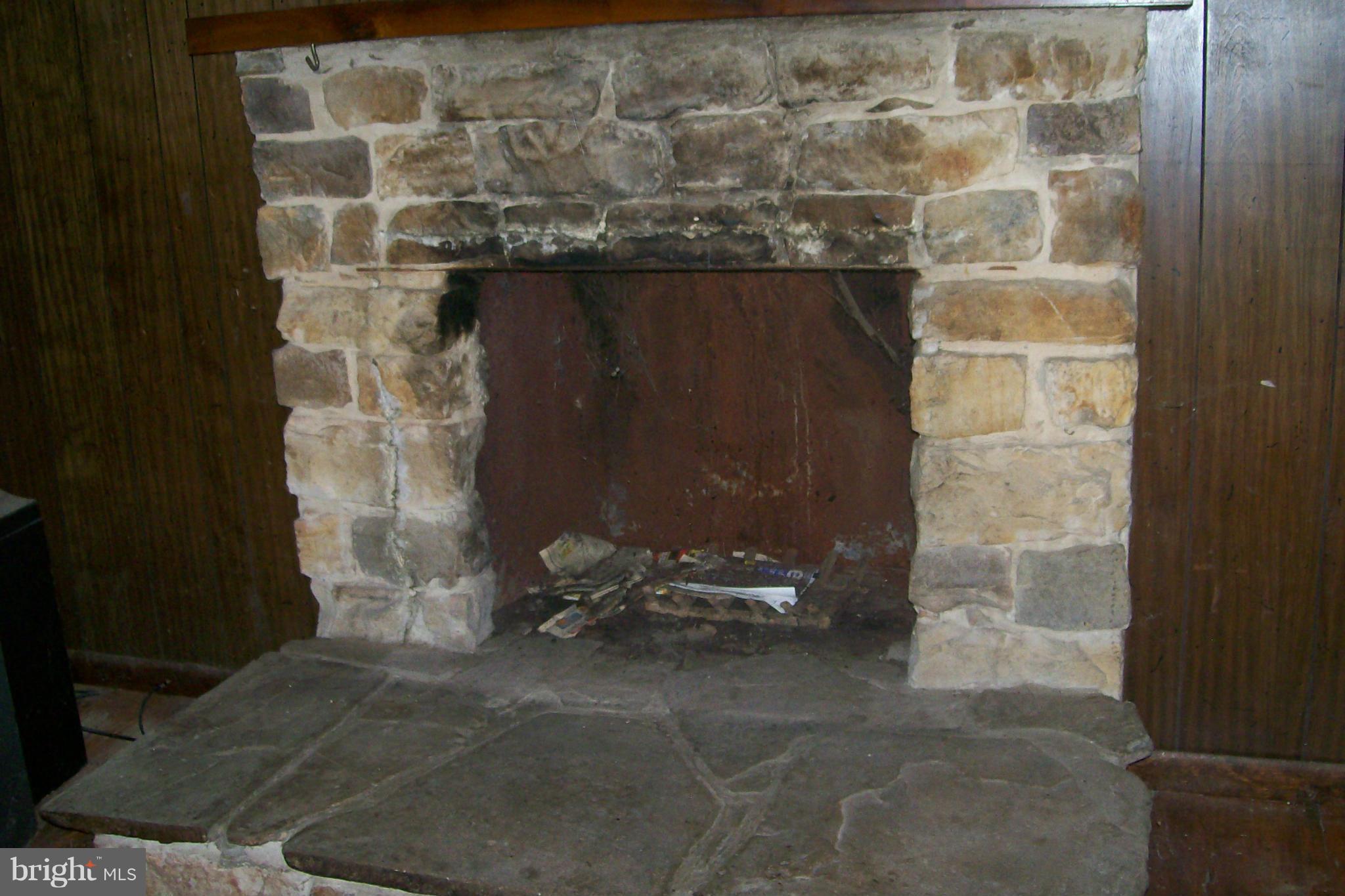 114 Moorehead Road Gore, VA 22637 - Photo 9 of 25 a close view of door