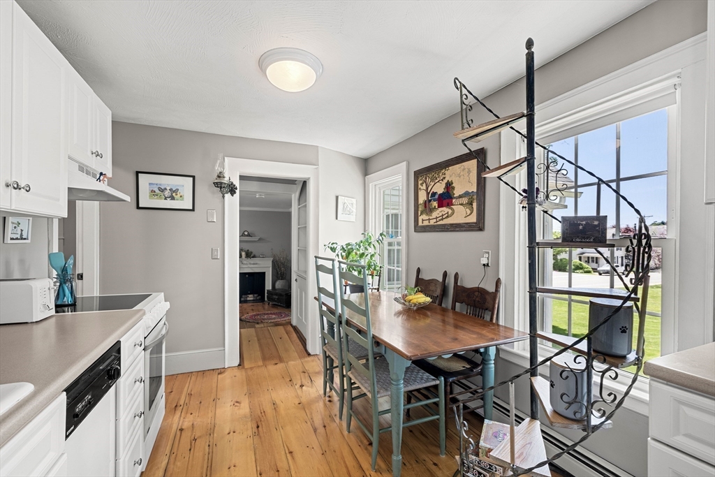 376 Main Street, Unit 4 Amesbury, MA 01913 - Photo 18 of 33