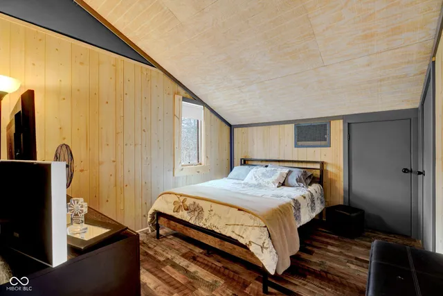 $405,000 | 10495 Deer Run, Poland, IN 47868